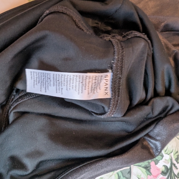 SPANX Shiny Black Women's Jeggings - Picture 8 of 8